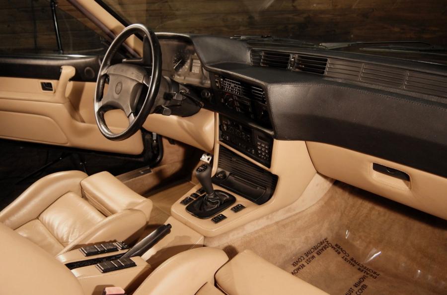 Интерьер BMW M6 (E24) 1988 года  (NA) (фото 97 из 158)